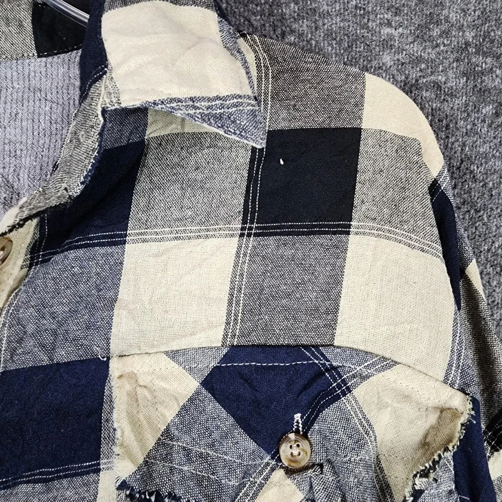 Easel Shirt Womens S ED14143 Navy Blue Cream Plaid Raw Hem Button Down EUC